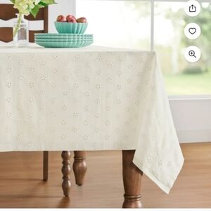 The Pioneer Woman Eyelet Tablecloth 60x84